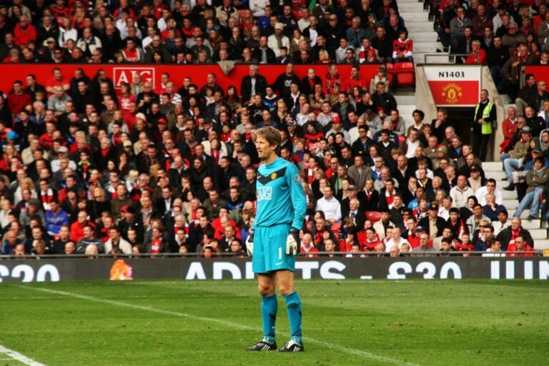 Edwin van der Sar, exportero del Manchester United, en terapia intensiva por hemorragia cerebral