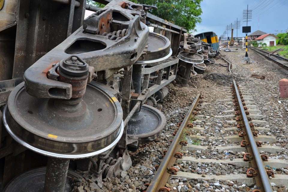 Tren se descarrila en la frontera de Arizona con California