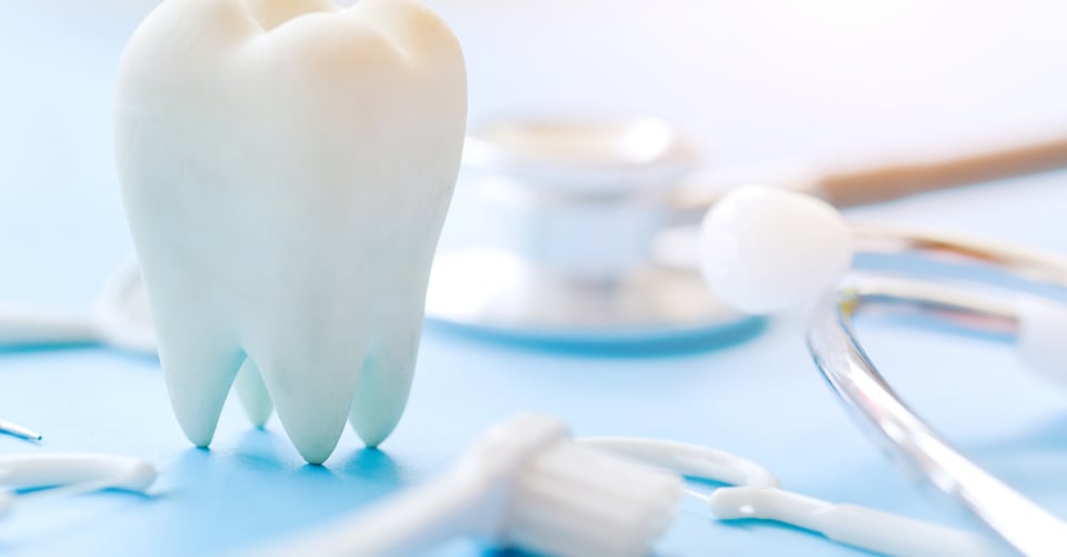 5 maneras de arreglar tus dientes chuecos featured image