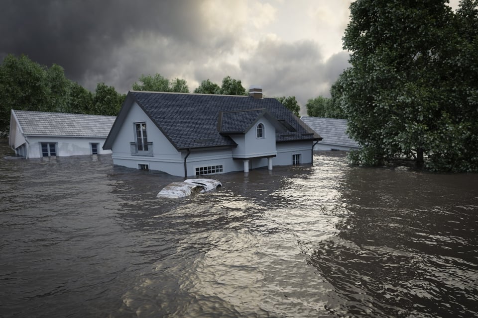 Reportan inundaciones este viernes