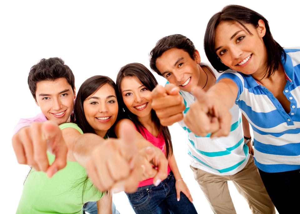 jóvenes hispanos, estudio sobre jóvenes hispanos, Chispa, citas, MundoNOW