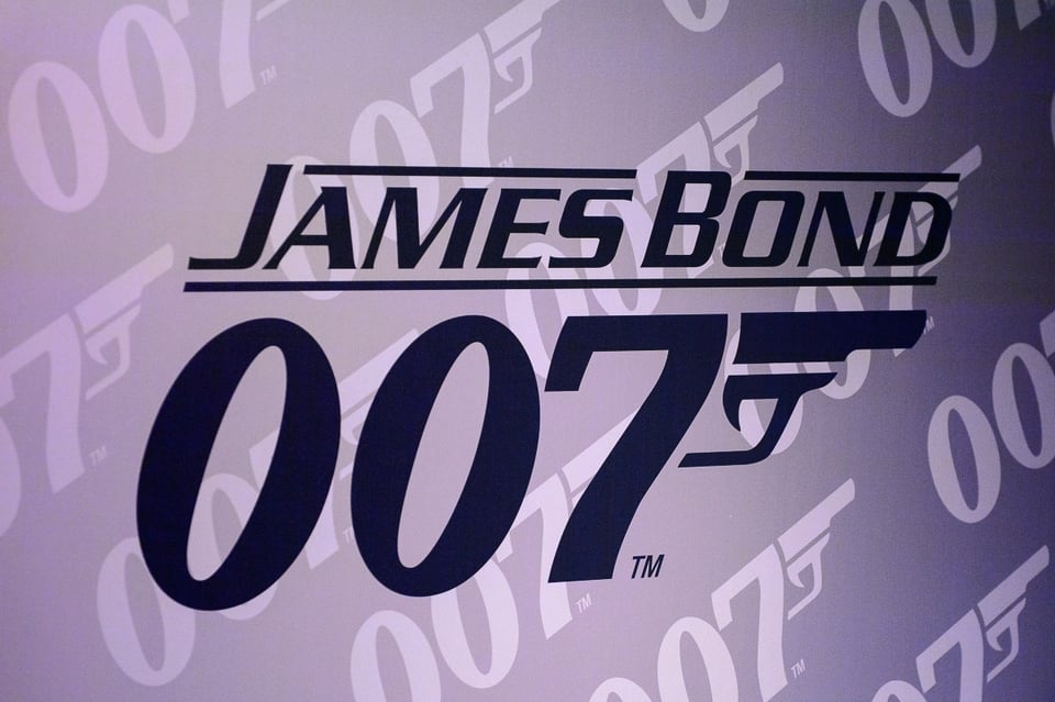 Muere actriz Pamela Salem, James Bond, luto, celebridades, MundoNOW