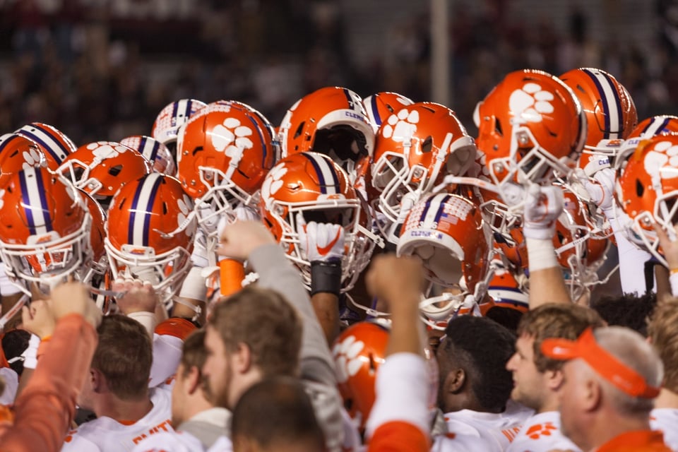 Gran triunfo de Clemson sobre Syracuse 27 a 21 featured image