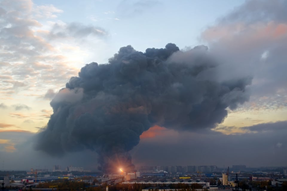 Gran explosión de un tanque de gas tras choque en Maryland deja un muerto (VIDEO)