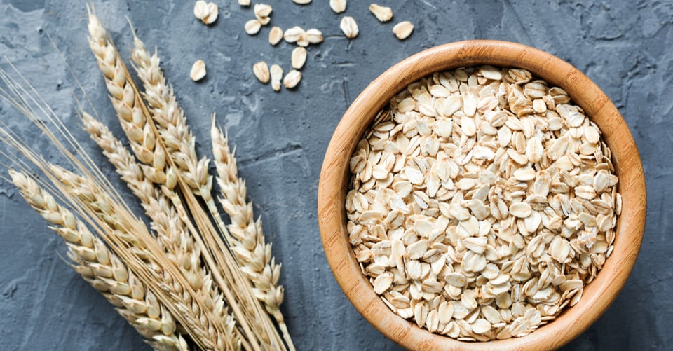 Oat product resulting from its grains