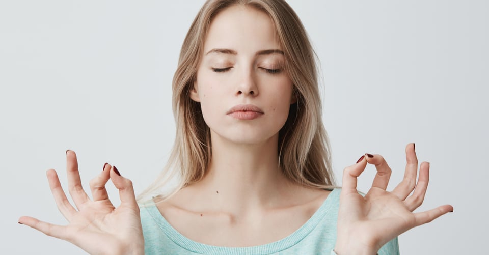 15 trucos de belleza fáciles para disminuir las ojeras