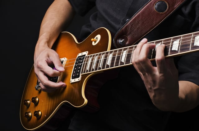 Kate Bush guitarist Ian Bairnson dies at 69