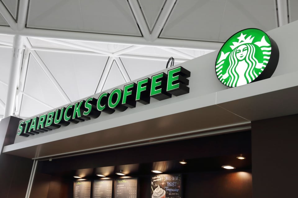 Starbucks cierra abruptamente 5 ubicaciones y pide disculpas por los ‘inconvenientes’ featured image