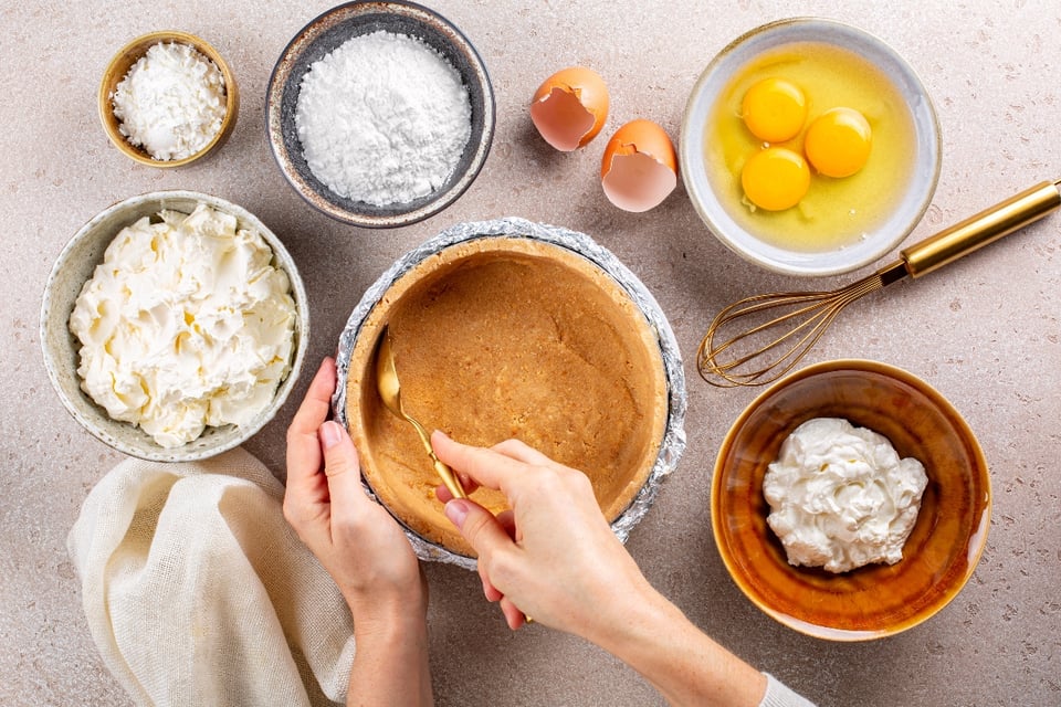 cake dough, butter, powdered sugar, eggs, shell
