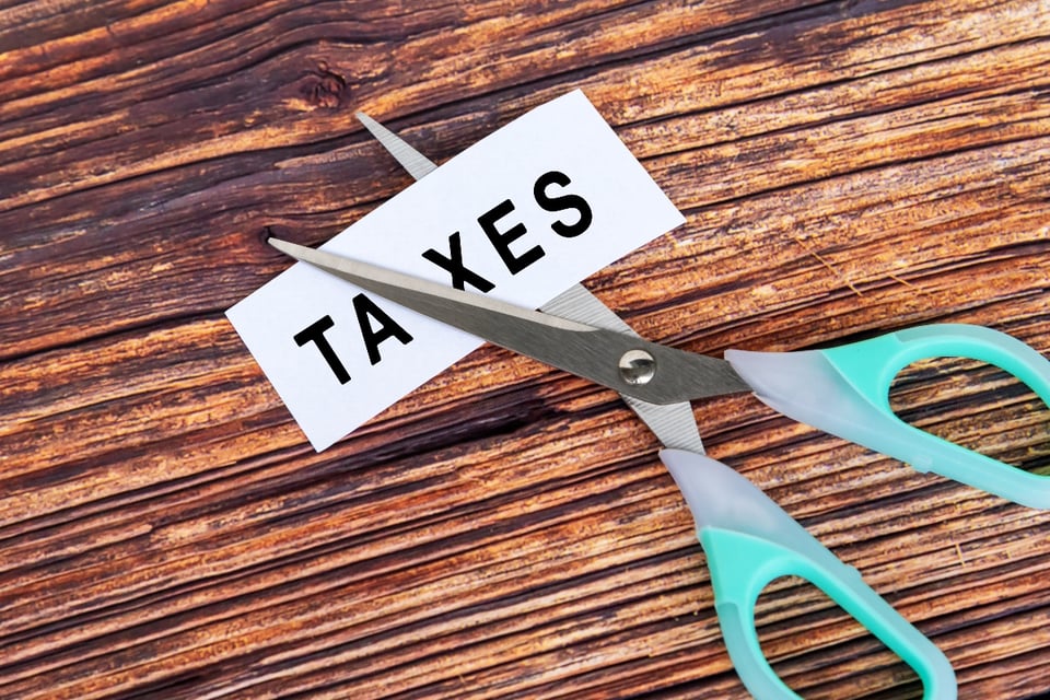 Impuesto mínimo global, OCDE, Trump MundoNOW, US Sidesteps 15% Global Tax with New G7 Agreement 