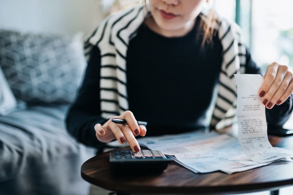tax season 2024, calculator, taxes, documents, MundoNOW