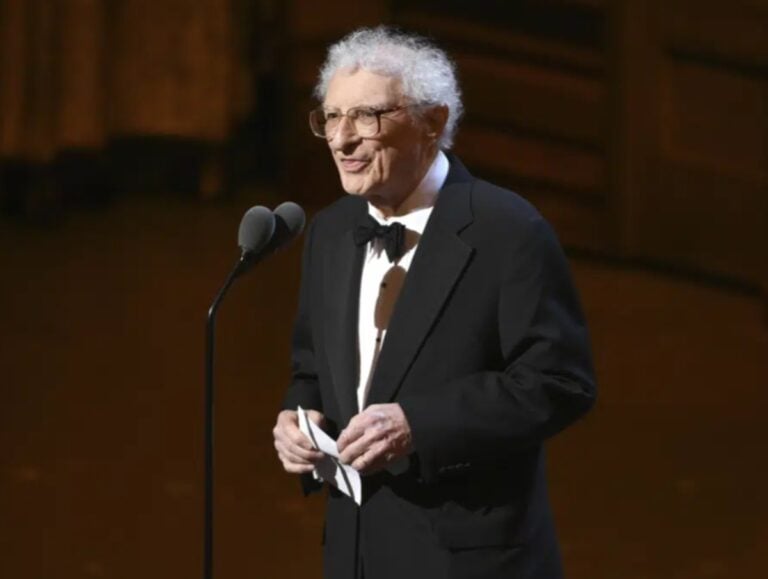 Muere el ganador del Tony, Sheldon Harnick, a los 99 años