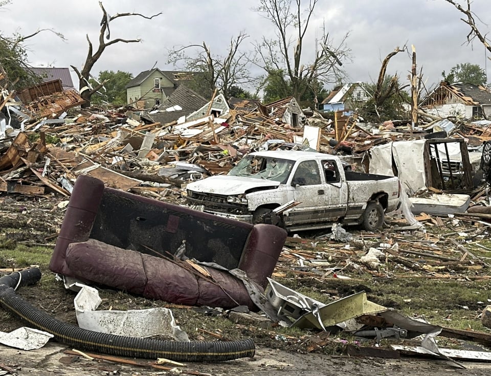 Tornado in Iowa damage, tornado, Iowa, destruction, MundoNOW