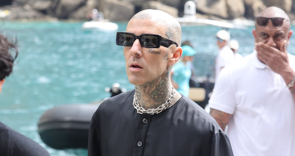 Se llevan de emergencia al hospital a Travis Barker, esposo de Kourtney Kardashian featured image