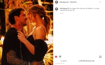 They delete all their photos together on social networks