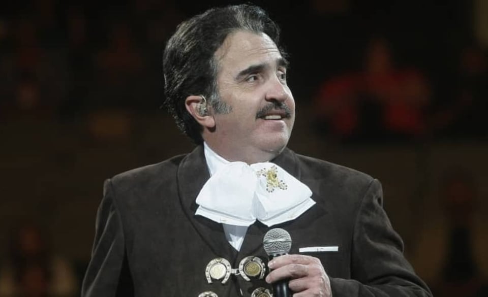 Vicente Fernández Jr. se encuentra de luto