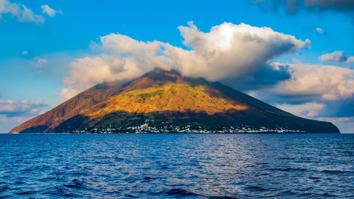 Estrómboli y Etna, volcanes, Italia, erupción, MundoNOW