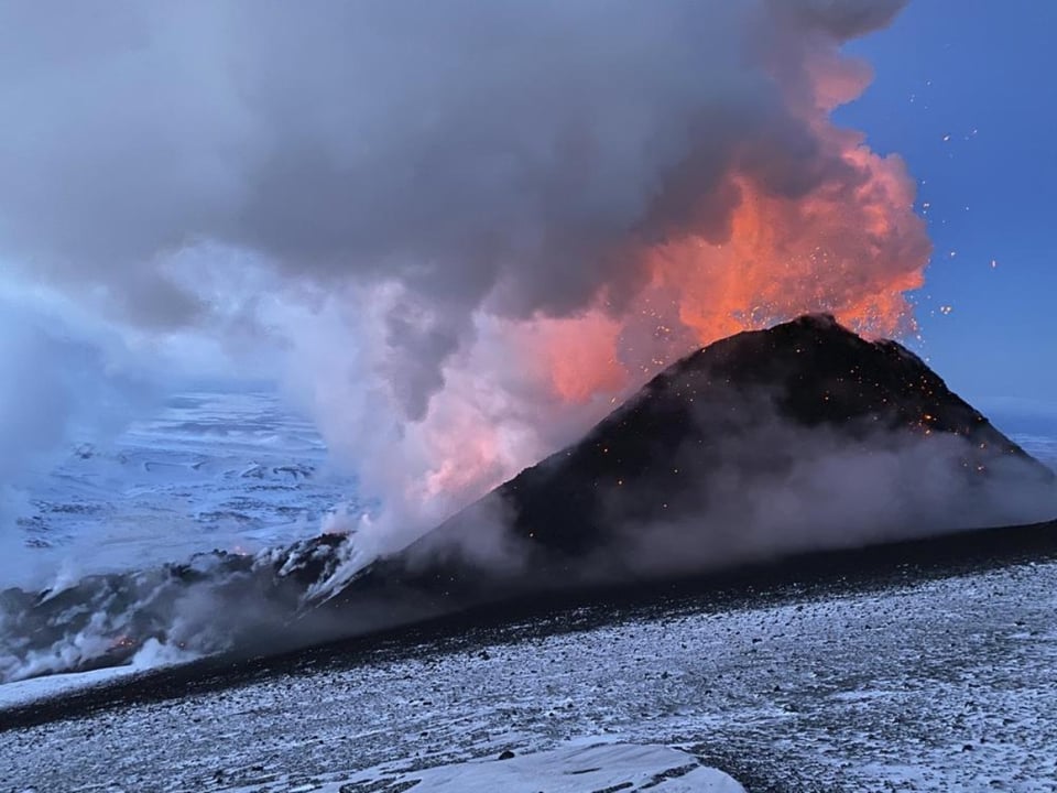 ¿Parará la guerra? Dos volcanes entrar en acción al lejano oriente de Rusia
