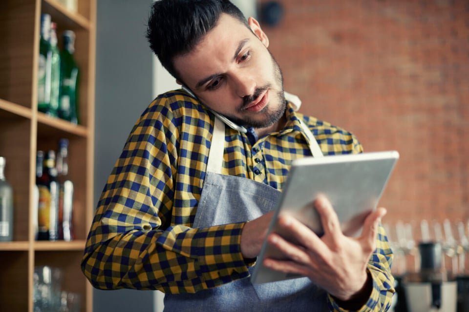 online, apps, hombre, tablet, MundoNOW