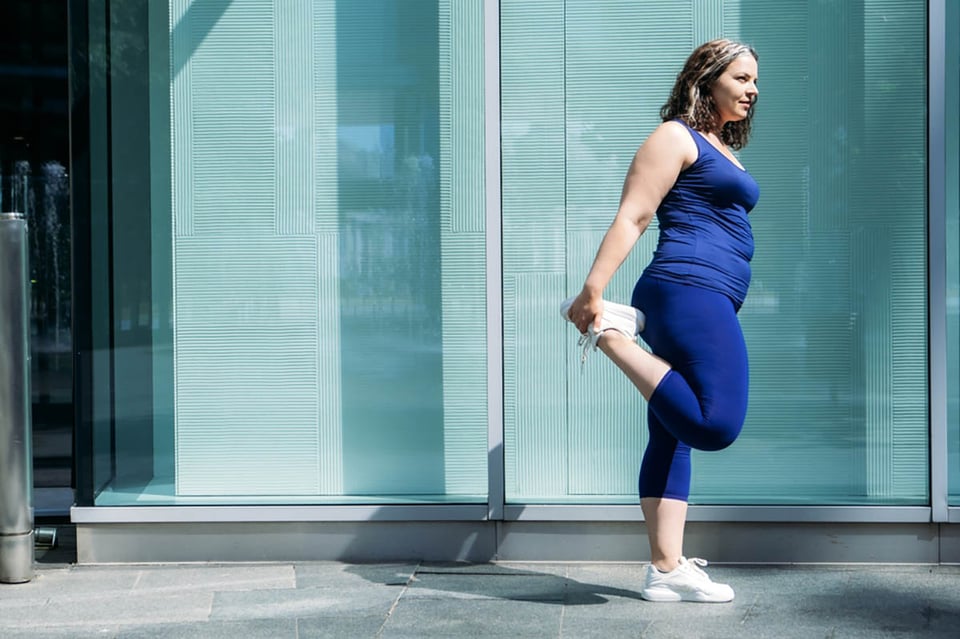 movimiento de positividad corporal, mujer, ejercicio, curvas, peso