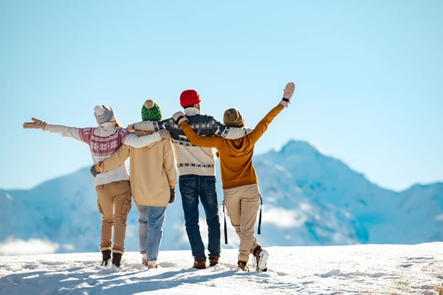 Escapadas nevadas: los mejores destinos de viaje de invierno para esta temporada