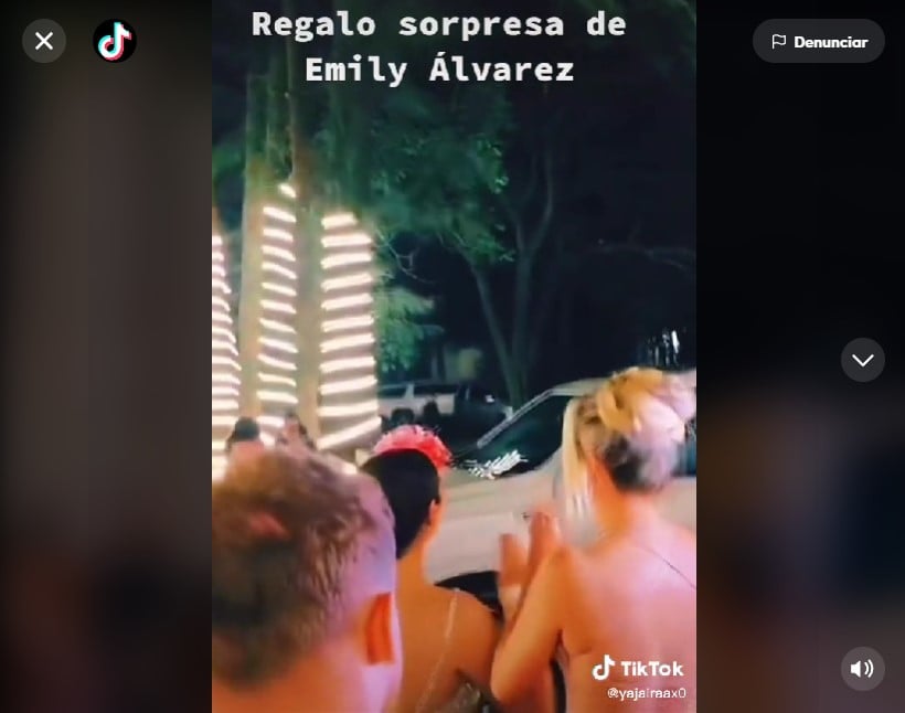Regalo esposa Canelo Emily