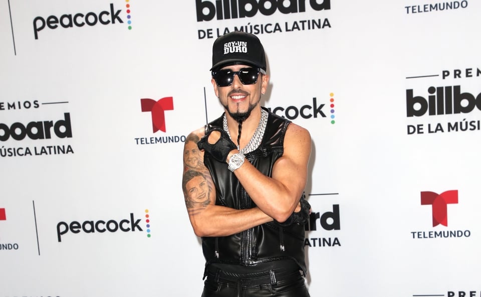 Yandel, alfombra roja, premios, actuación, MundoNOW