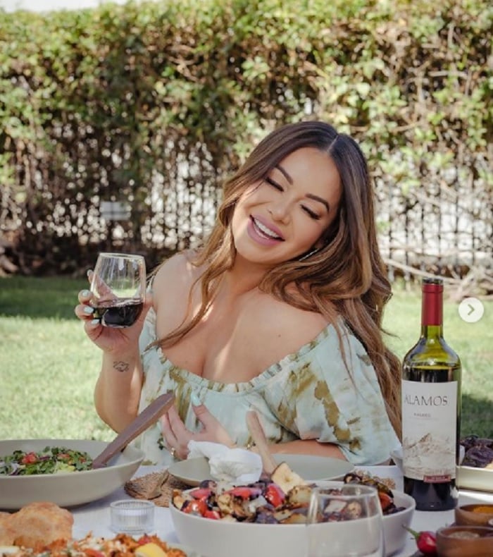 "Poor, still traumatized", user tells Chiquis Rivera