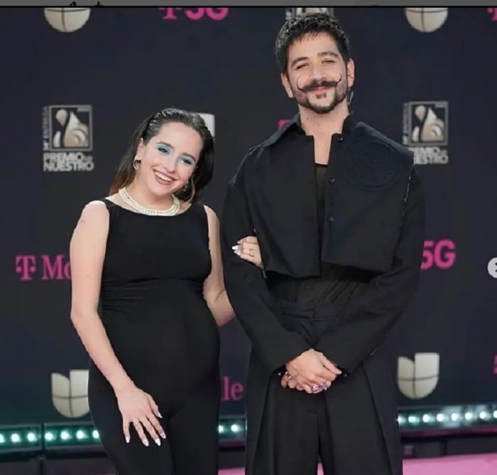 About to give birth, Evaluna, along with Camilo, could not miss the red carpet of Premio Lo Nuestro