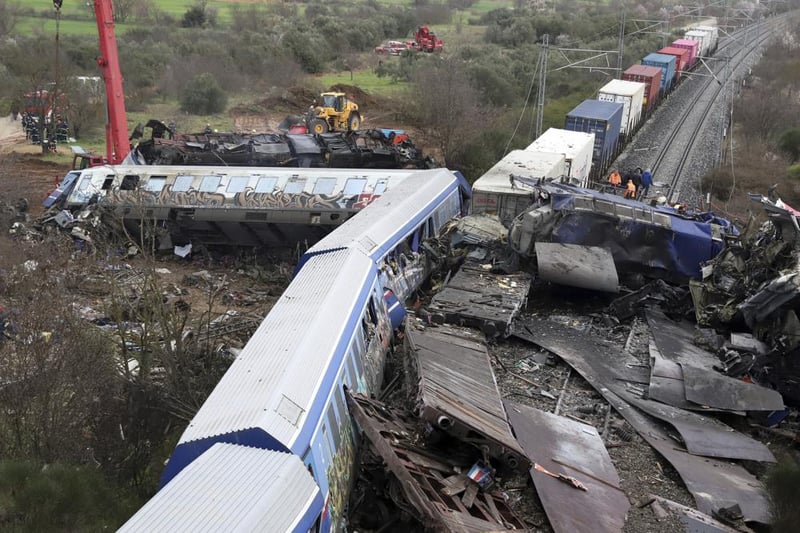 Death toll rises in Greece after fatal train crash