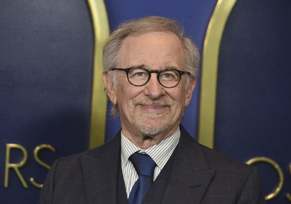 Spielberg dirige con un 'smartphone' el primer videoclip de su carrera