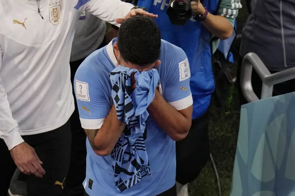 Uruguay eliminado polémica: El goleador rompe en llanto
