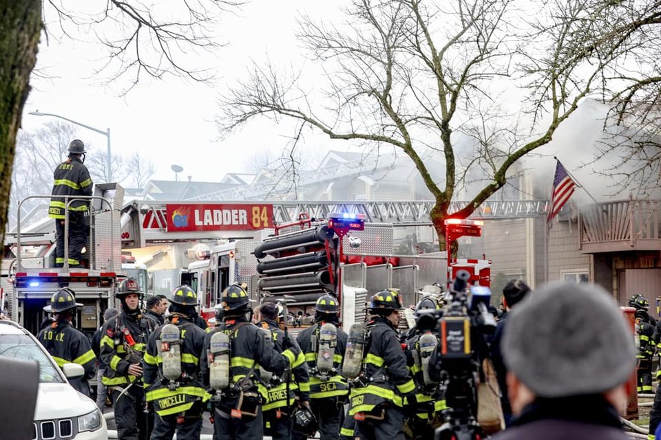 Se espera que los tres bomberos heridos de gravedad sobrevivan a lo ocurrido