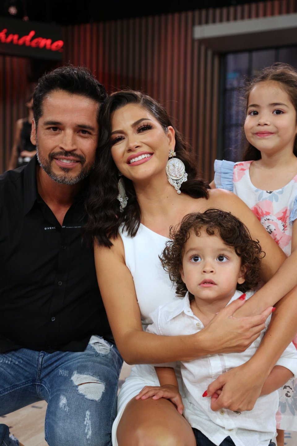 Madre, Giulietta, Gael, Luis Carlos Martínez, Familia
