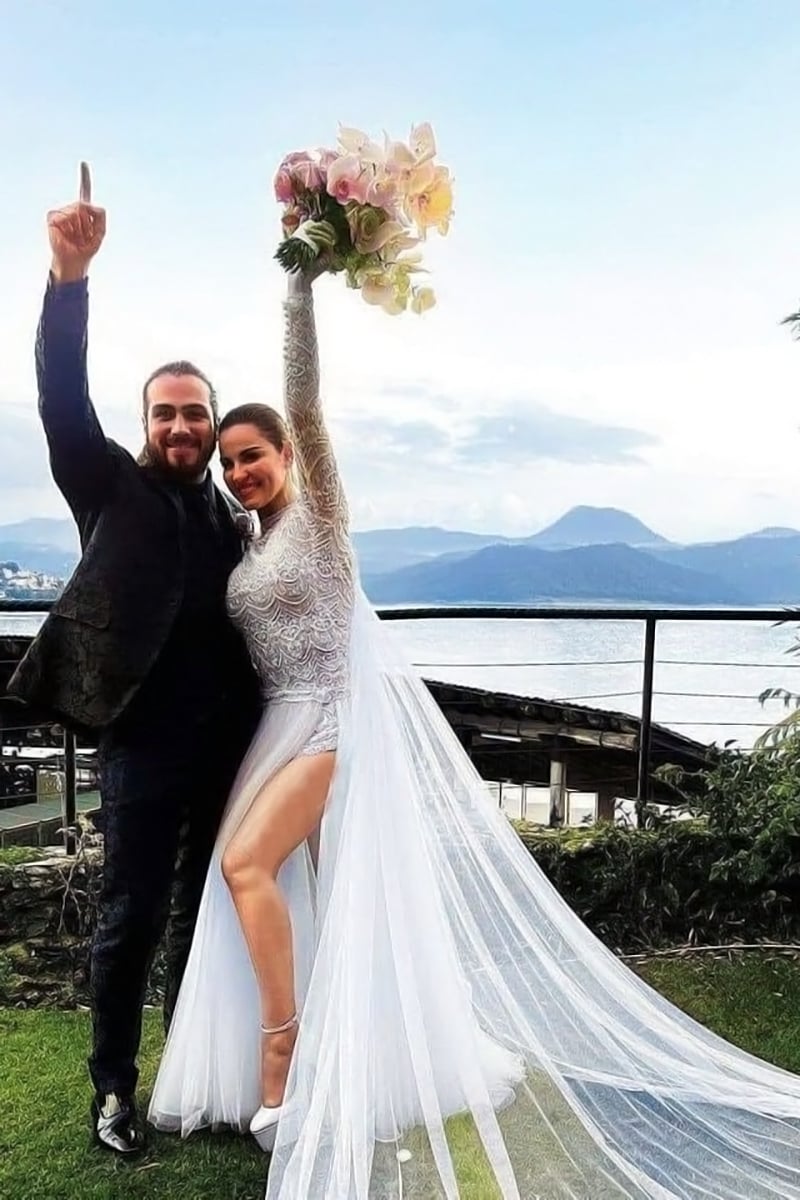 Dulce María Alfonso Herrera boda Maite