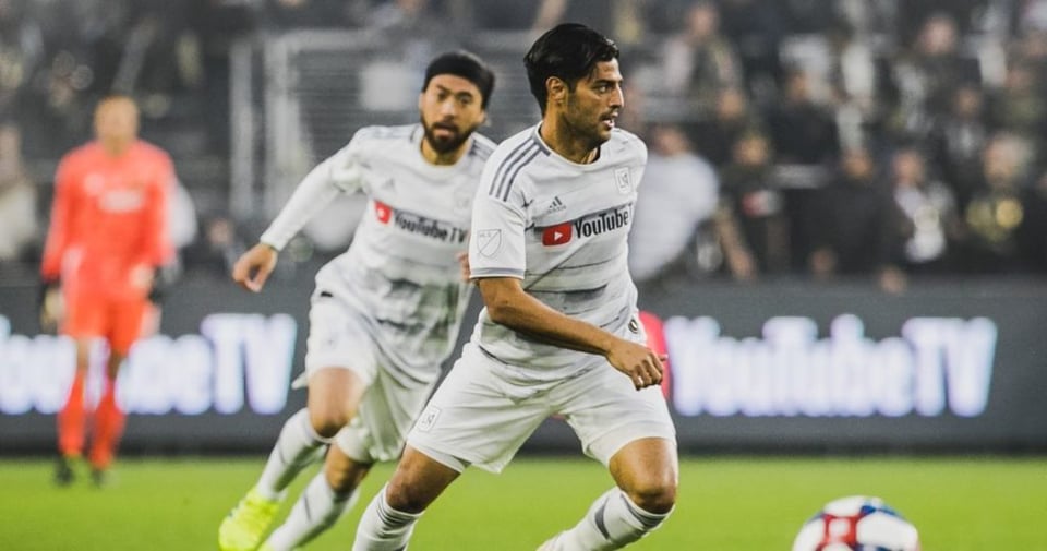 Carlos Vela convierte el único gol del partido