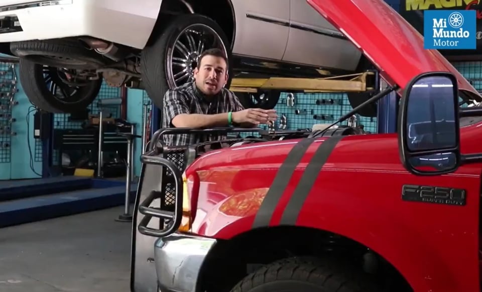 Bad habits for your car, mechanic workshop, car maintenance, car service, MundoNOW