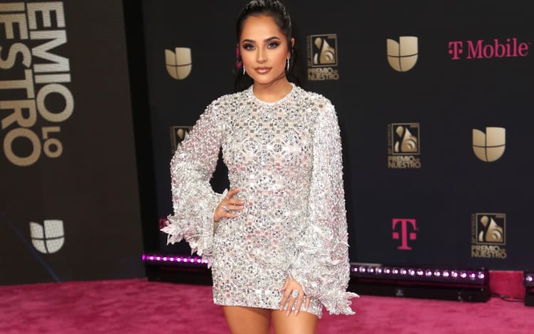 Chiquis Rivera, Becky G, fiesta, sorpresa, cumpleaños