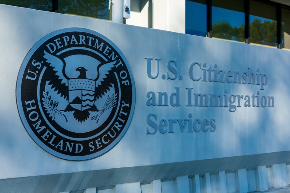Reforma Migratoria Integral, Beneficios del TPS, Trabajo Legal para Inmigrantes, Vida en las Sombras, MundoNOW