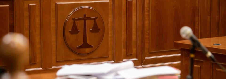 Comienza juicio contra acusada de atacar a inmigrantes que hablaban español