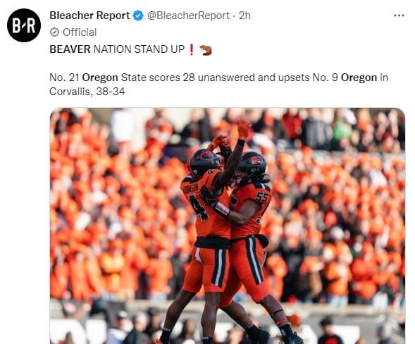 Oregon: James corrió para un touchdown en la siguiente jugada para poner el 21-10.