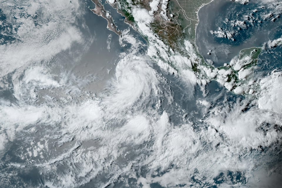 Pacífico mexicano, lluvias intensas, vientos fuertes, Colima, Jalisco, Michoacán, Nayarit, MundoNOW