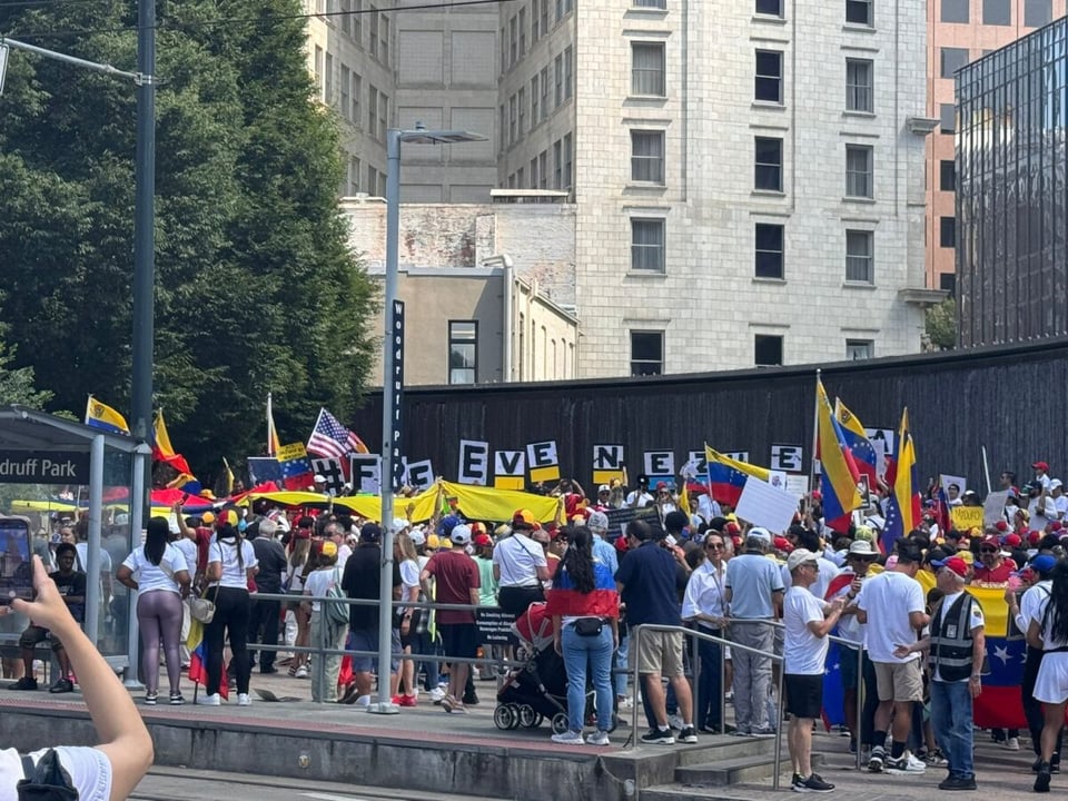 maria corina machado, venezuela, protesta global, viral
