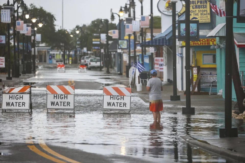 Hurricane, Debby, waters, emergency, danger, MundoNOW, Storm Debby danger