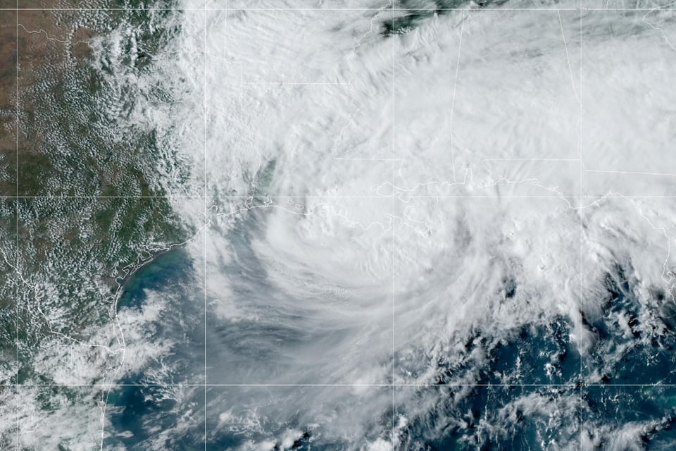 Mississippi, Alabama, lluvias, MundoNOW, evacuaciones, advertencias, NHC, vientos