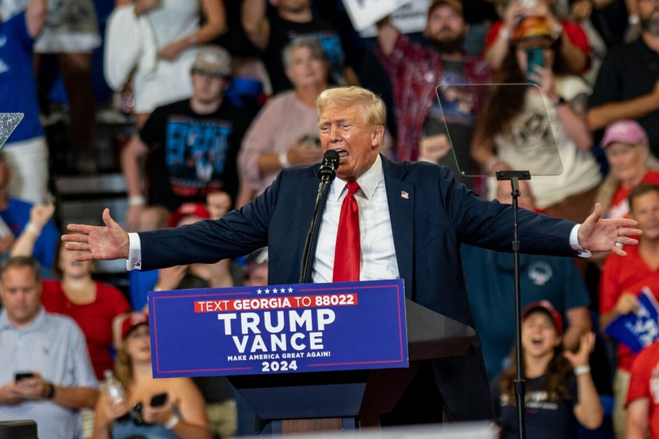 Trump, Donald Trump mitin Tucson