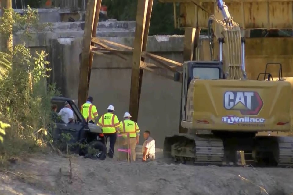 Mississippi bridge collapses, Simpson, death, MundoNOW