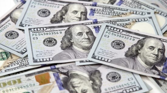 Gobierno de EE.UU. repartiría un cheque de estímulo de US$6,400