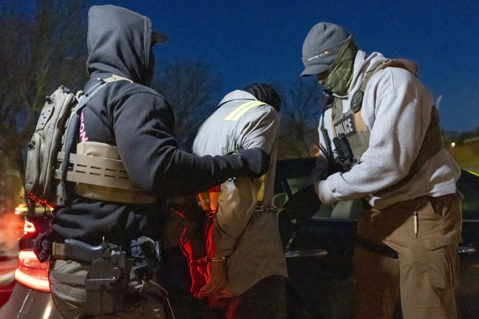 ICE, raids, deportations, Mundonow