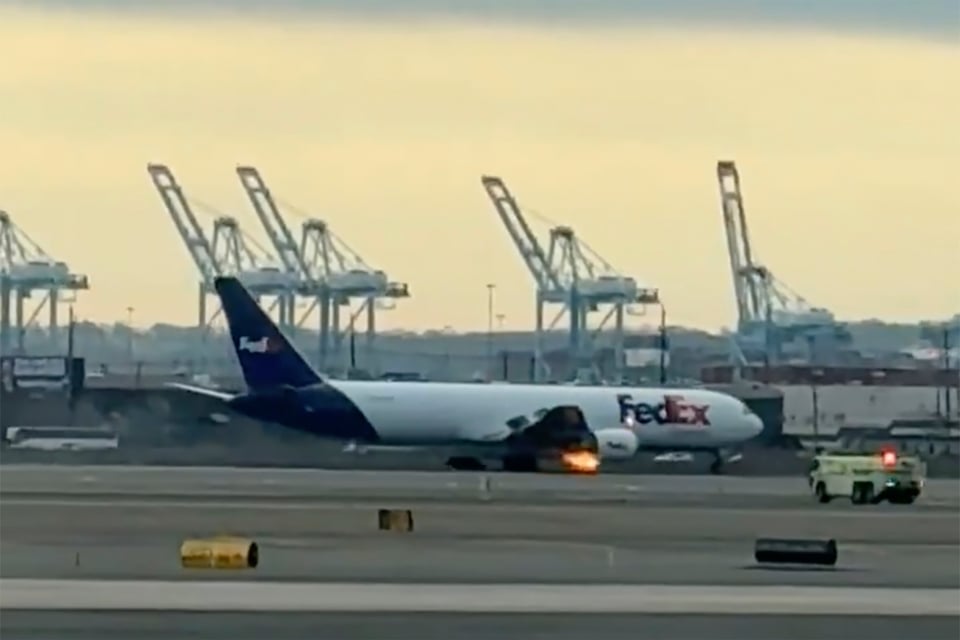 Avión de FedEx aterrizaje, Incidente, Alerta, Noticia, Impacto
